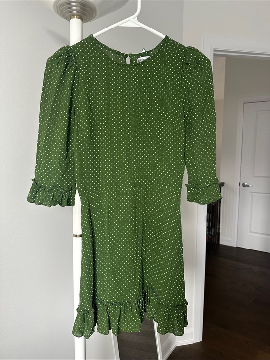 Reformation Dresses & Skirts - Reformation Doutzen Green White Polka Dot Ruffle Hem mini Dress size 2